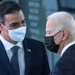 El presidente de Estados Unidos, Joe Biden, organizó este viernes una llamada con los principales líderes de países miembros de la OTAN, pero sin Pedro Sánchez