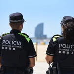 Imagen de archivo de dos agentes de la Guardia Urbana en la playa de BarcelonaGUARDIA URBANA DE BARCELONA14/06/2021