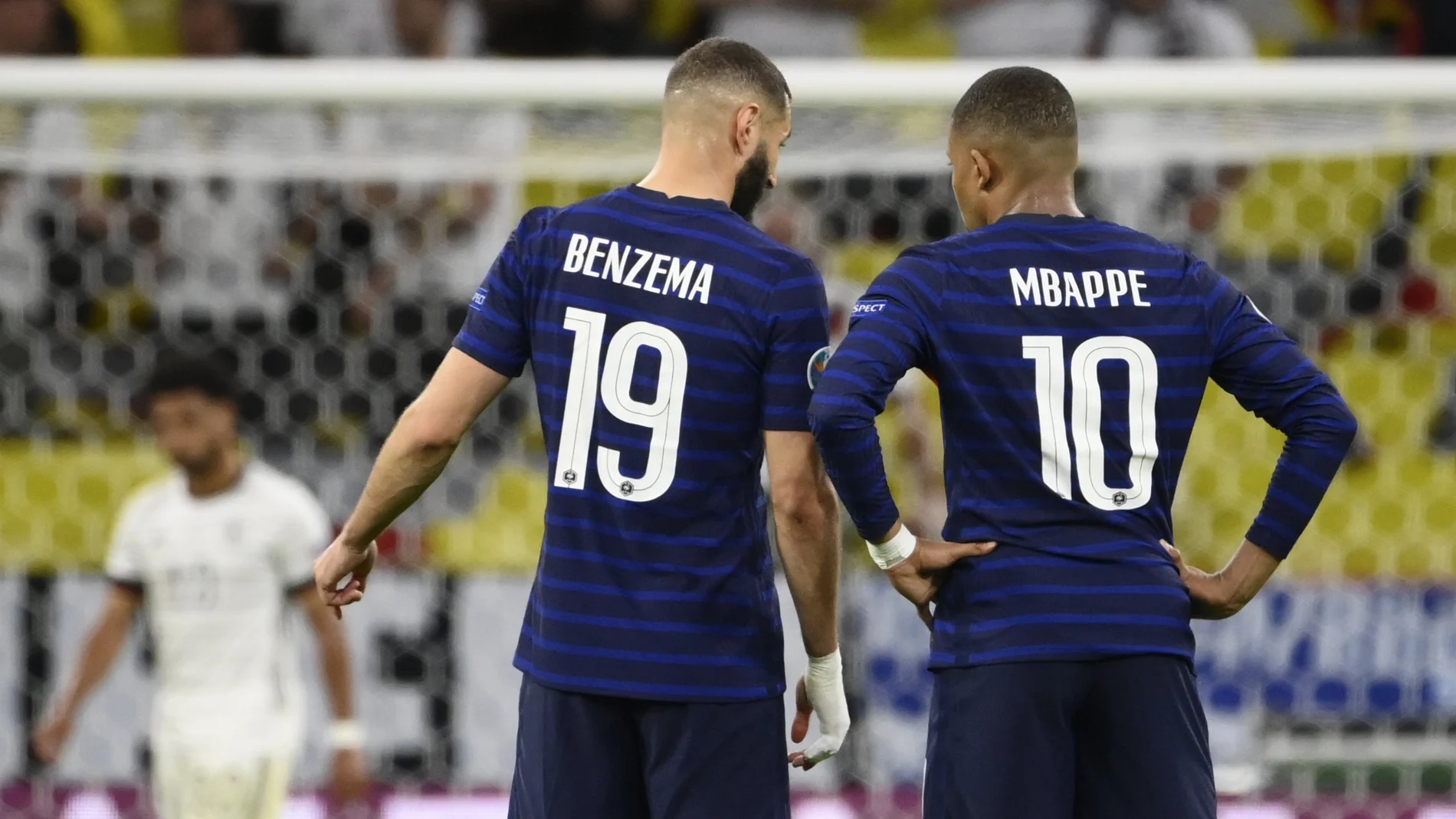 Kylian Mbappe y Karim Benzema