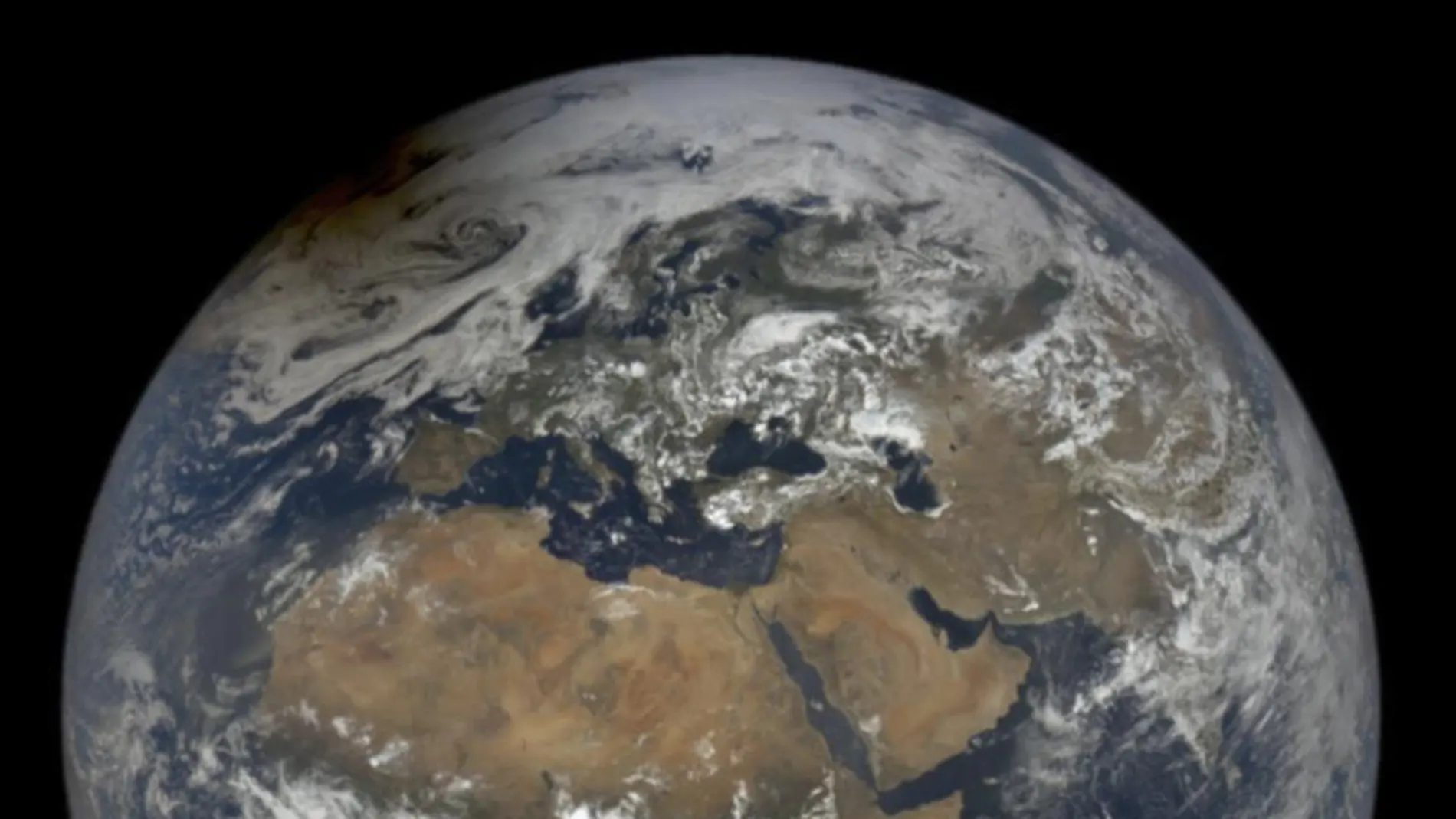 Imagen de la NASA en la que se ve al Polo Norte "en llamas". NASA