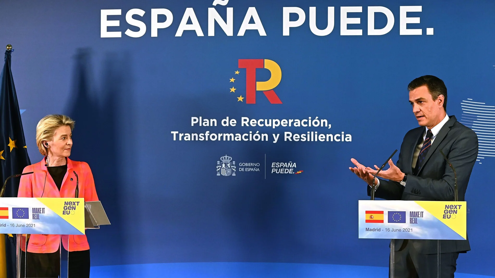 El presidente del Gobierno, Pedro Sánchez, y la presidenta de la Comisión Europea, Ursula von der Leyen,en una imagen de archivo, durante la presentación de los fondos