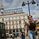 Gente sin mascarilla en las calles del centro de Madrid