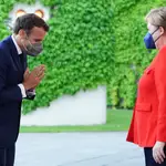  Macron y Merkel abogan por dialogar con Rusia y Turquía