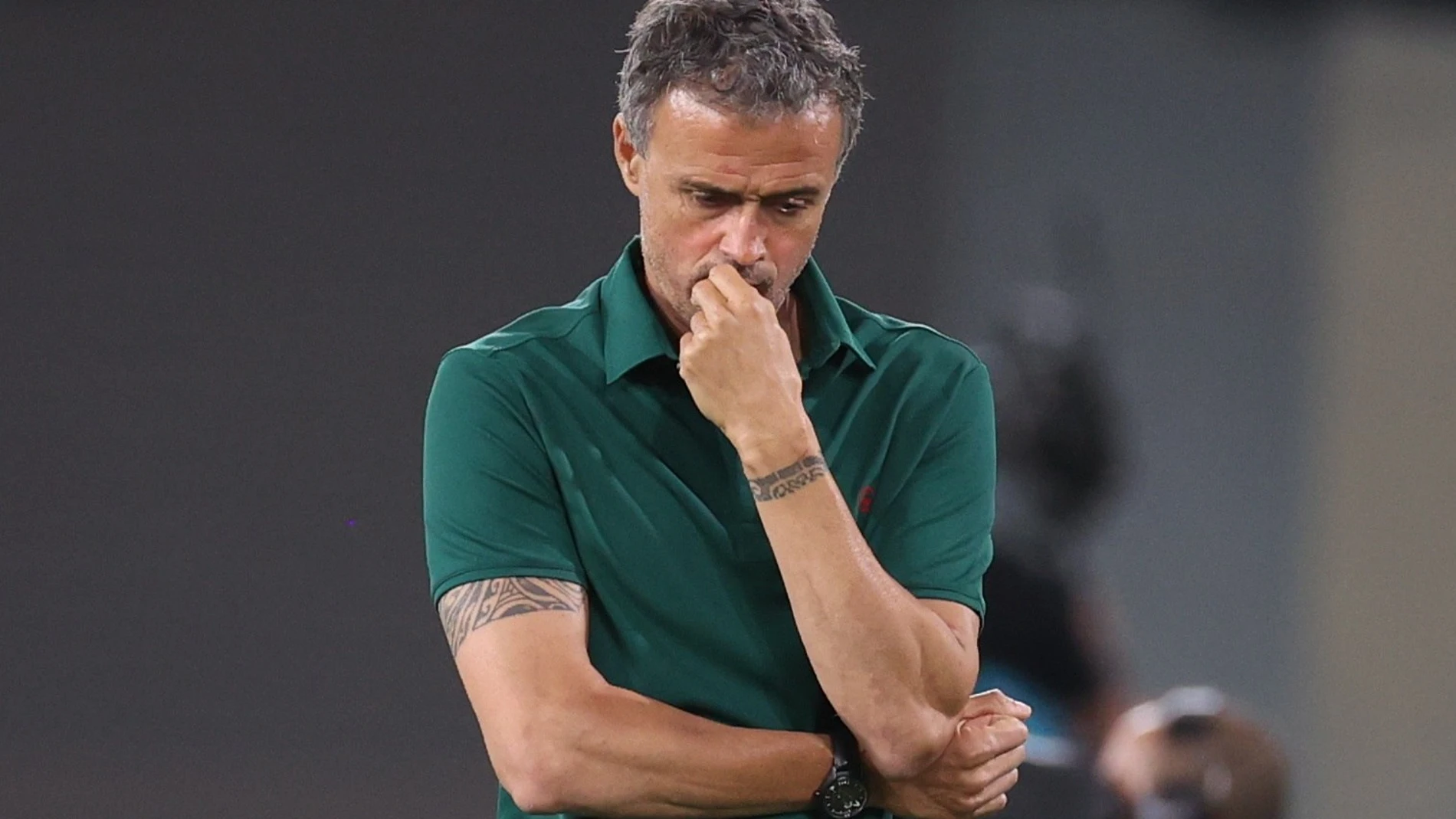 Luis Enrique, cabizbajo en La Cartuja