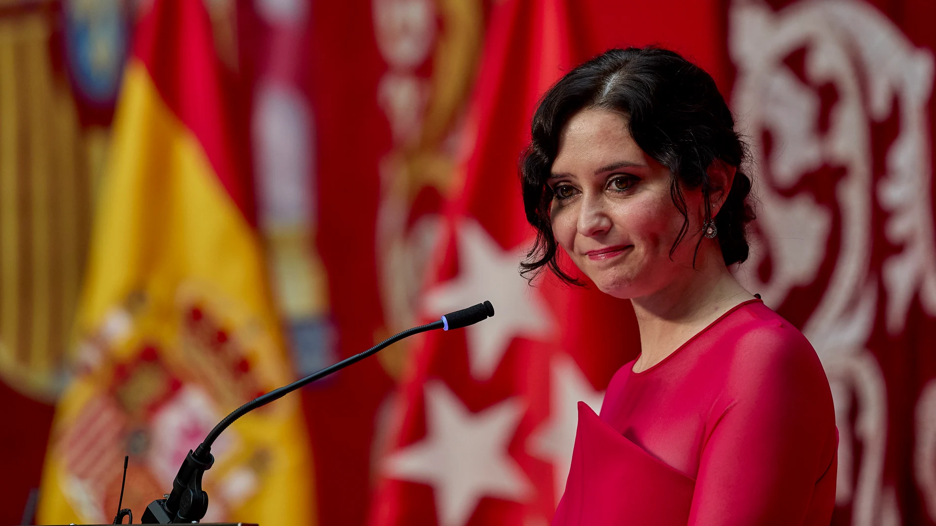 La presidenta de la Comunidad de Madrid, Isabel Díaz Ayuso, interviene en el acto de toma de posesión como presidenta de la Comunidad de Madrid