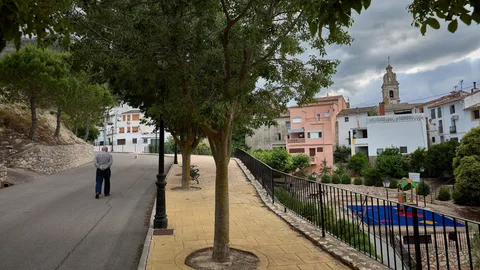 En la imagen vista del pueblo valenciano de Famorca