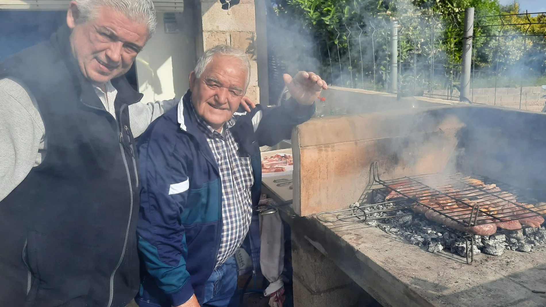 Su grado de perfecciona-miento les lleva a supervisar hasta el último detalle antes de la ceremonia del fuego