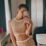Laura Escanes con conjunto a rayas de Zara/ Instagram @lauraescanes
