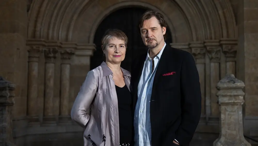 La popular actriz Assumpta Serna y su marido, el actor escocés Scott Cleverdon, charlan con Ical sobre la diócesis de Ciudad Rodrigo