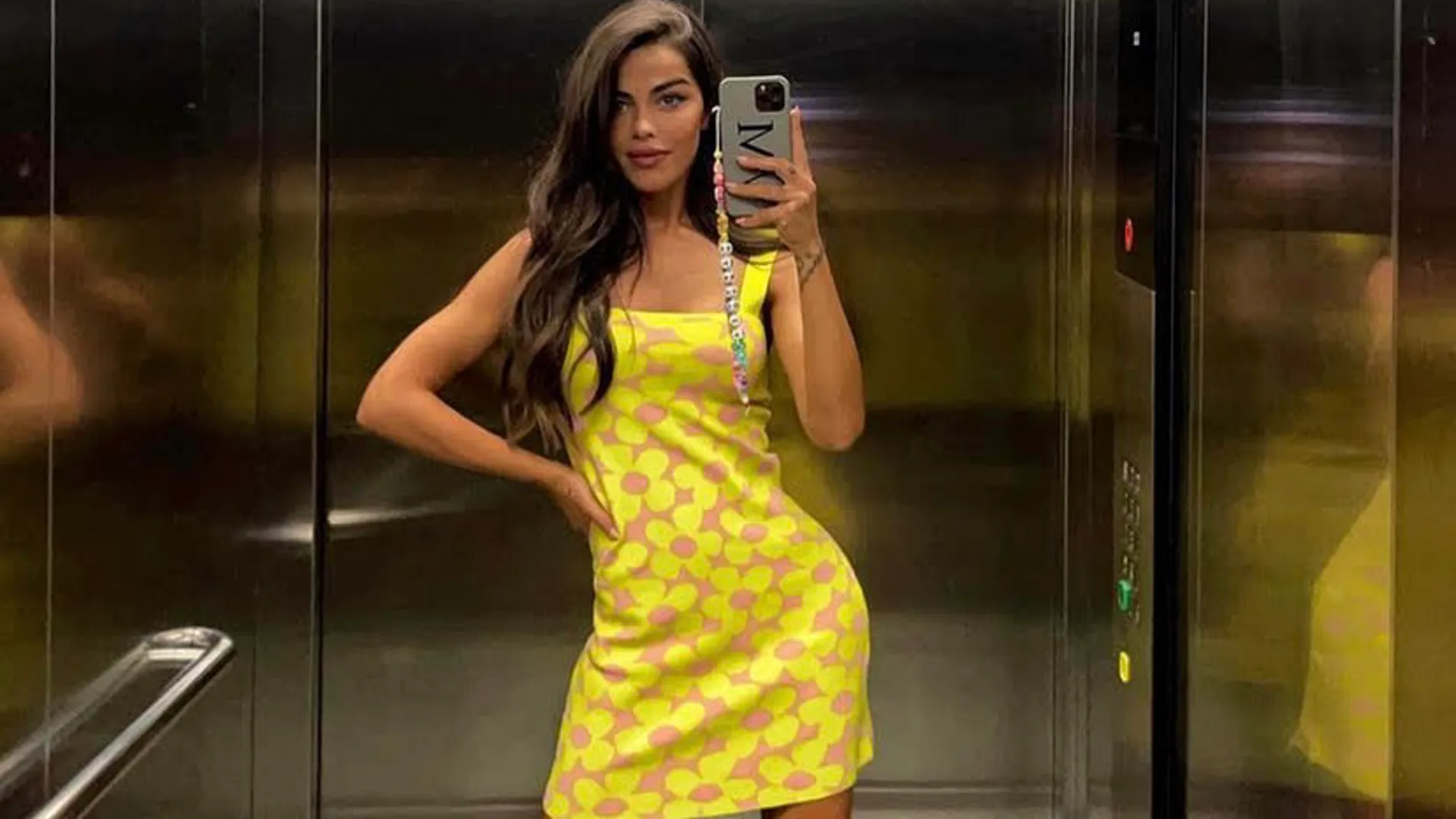 Violeta Mangriñán con vestido de Zara.