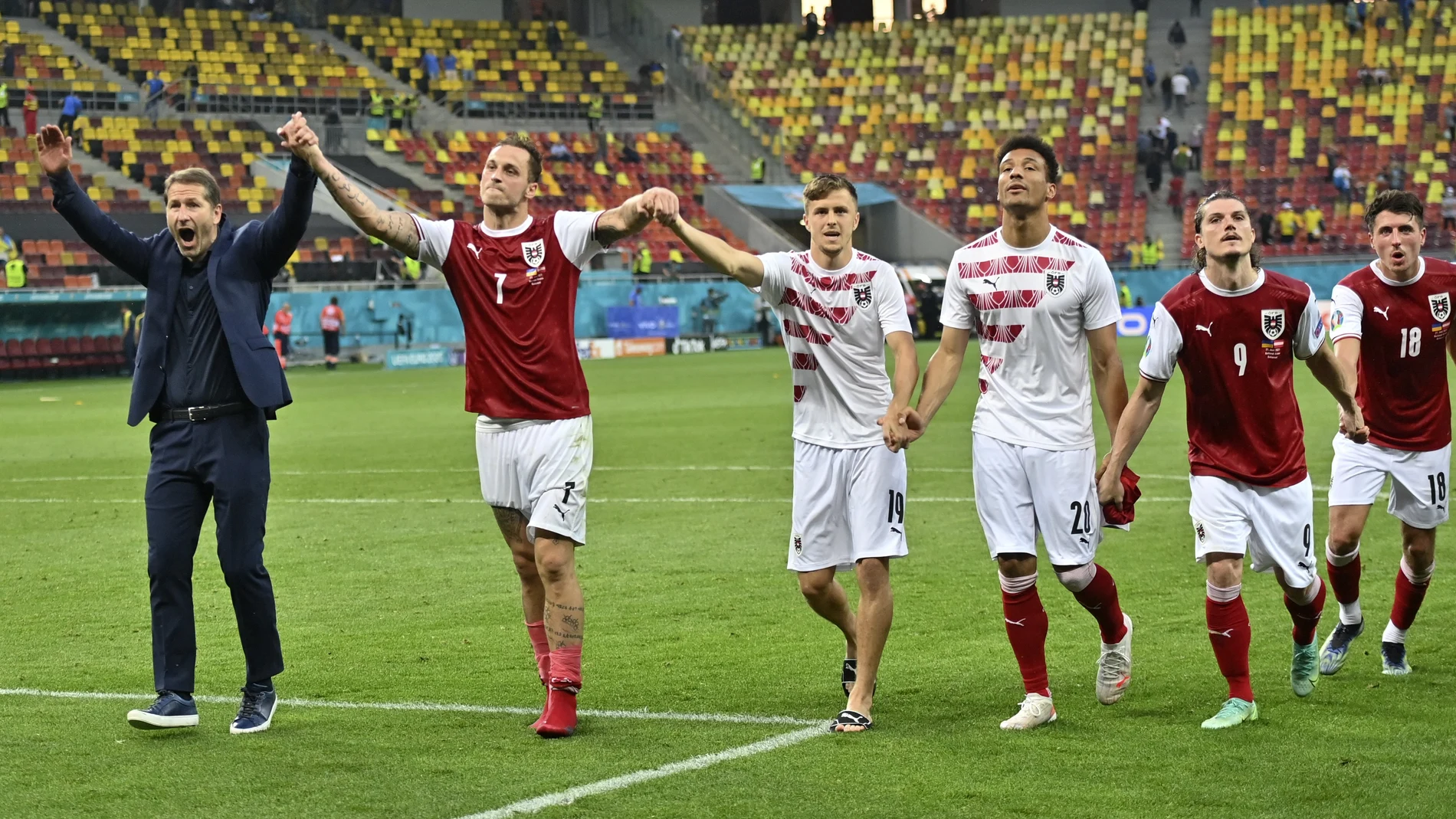 Austria celebra su primer pase a octavos en una Eurocopa tras ganar a Ucrania