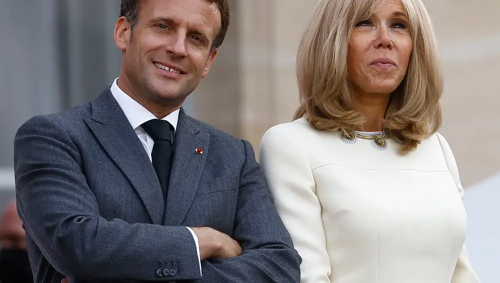 El presidente de Francia, Emmanuel Macron y su esposa, Brigitte Macron