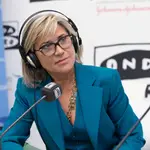 Julia Otero Periodista radio Onda Cero. Se retira temporalmente para hacer frente el cancer qie padece