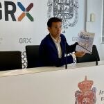 El portavoz del PSOE en el Ayuntamiento de Granada, Francisco Cuenca, en rueda de prensa el pasado 21 de junio