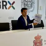 El portavoz del PSOE en el Ayuntamiento de Granada, Francisco Cuenca, en rueda de prensa el pasado 21 de junio