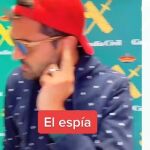 Representación de "el espía" en el vídeo oficial de la Guardia Civil en TikTok