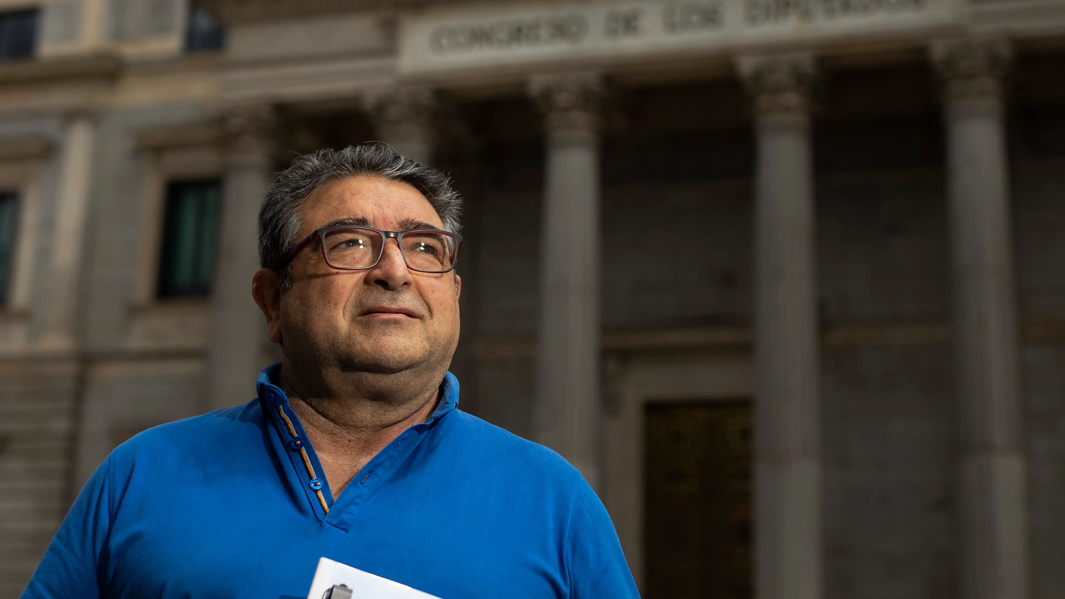 Entrevistas a jubilados frente al Congreso de los Diputados por la penalización que sufren al prejubilarse