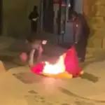Radicales queman una bandera española en Vic