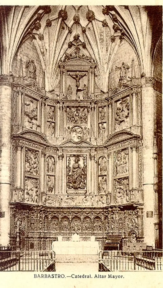 Altar mayor de la Catedral de Barbastro