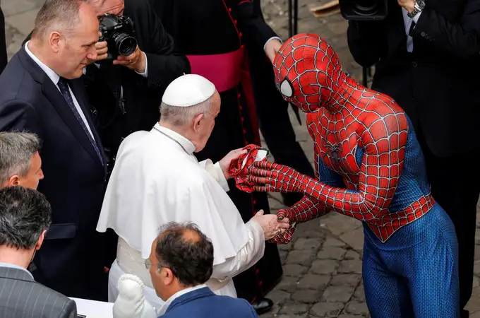 Spiderman, al rescate del Papa Francisco