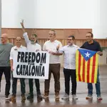 Los presos independentistas a la salida de la cárcel tras ser indultados.