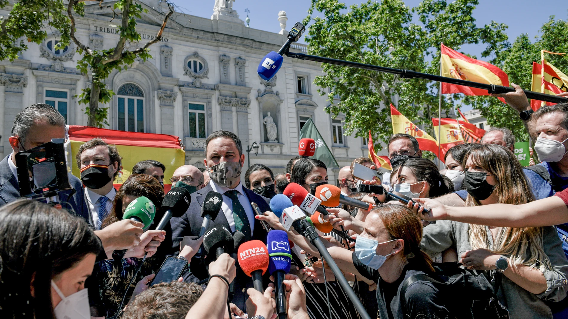 El presidente de Vox, Santiago Abascal, ha anunciado la interposición de los recursos contra los indultos a las puertas del Supremo