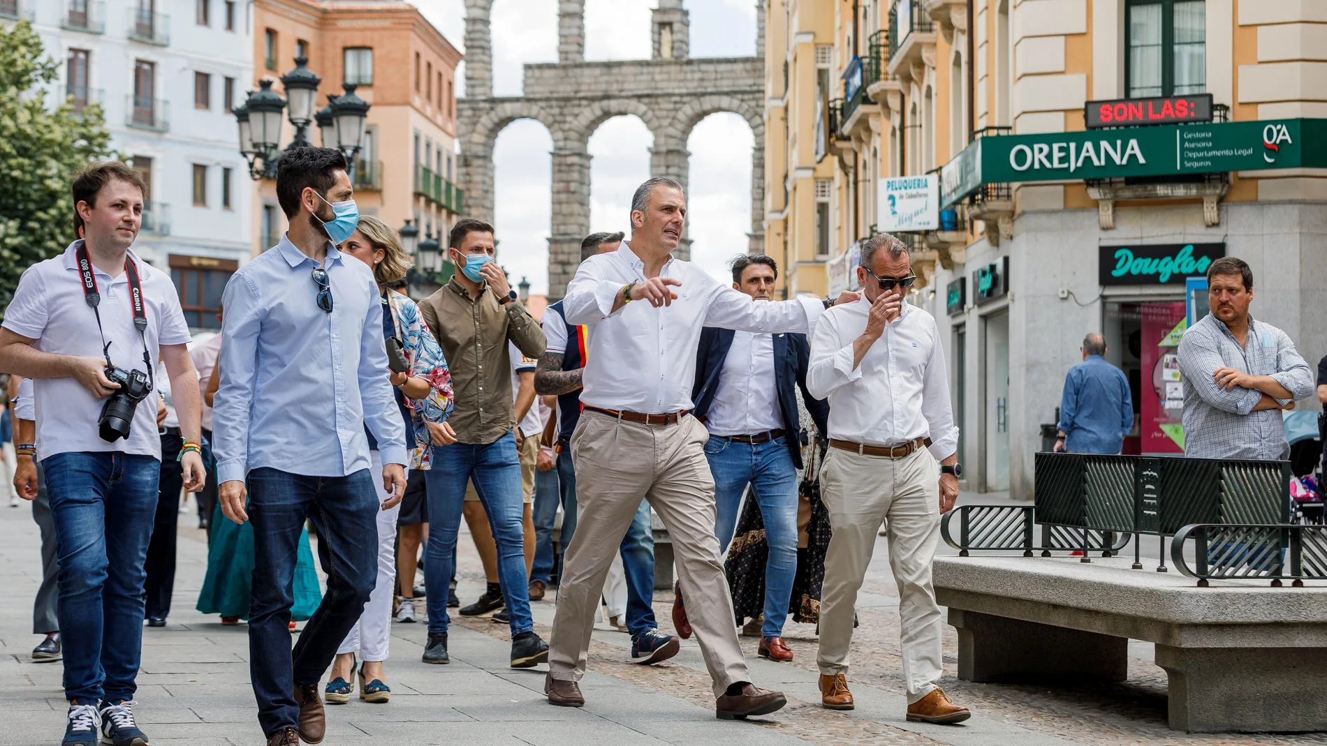 El secretario general de Vox, Javier Ortega Smith, inaugura la nueve sede del partido en Segovia