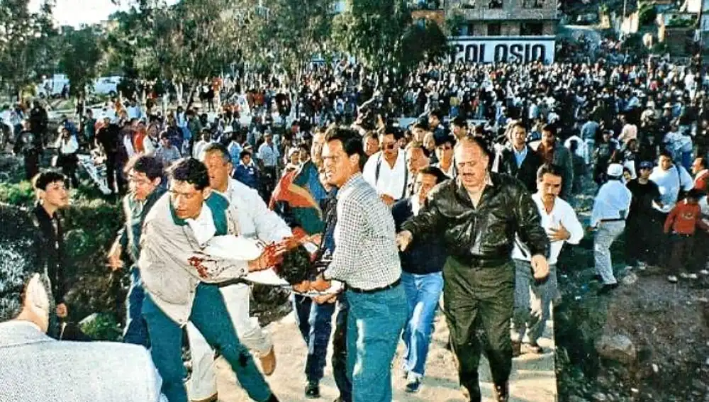 Colosio, candidato del PRI tras ser disparado en Tijuana en 1994