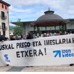 Concentración a favor de los presos y huidos de la Justicia que pertenecen a ETA