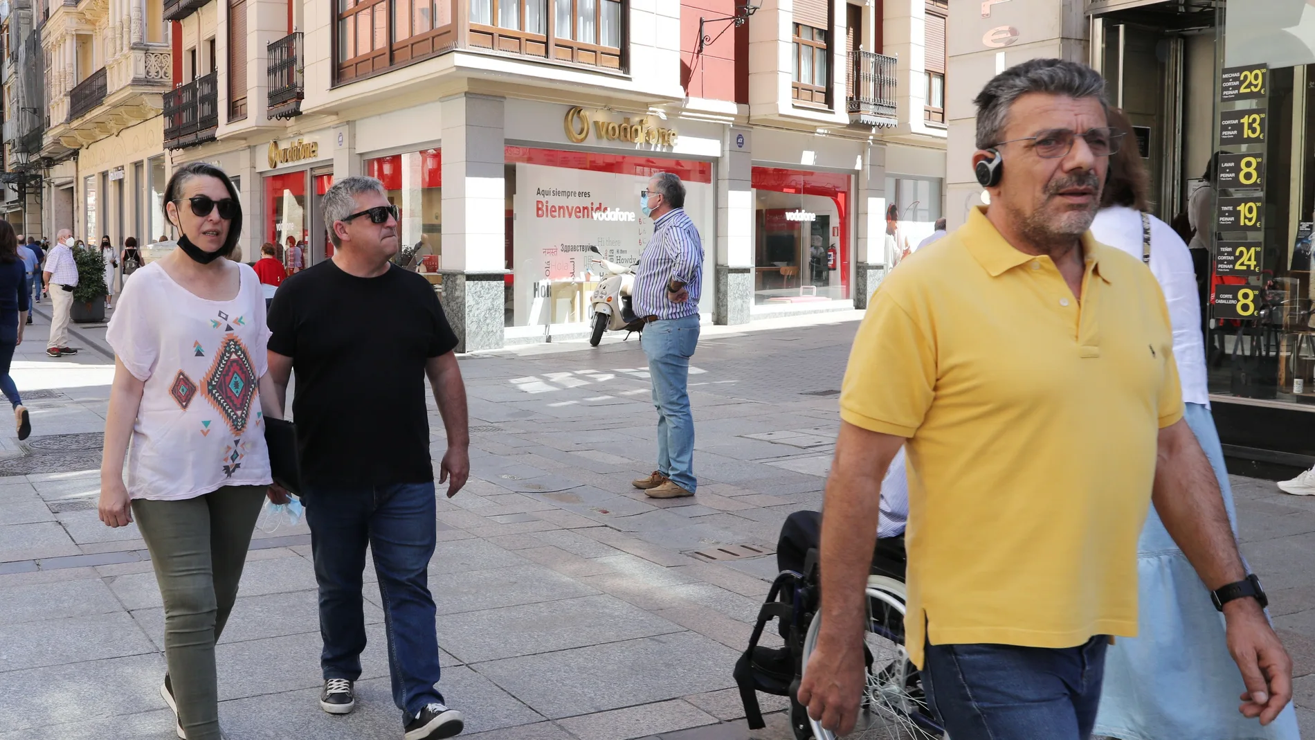 Sin mascarillas por las calles de Palencia