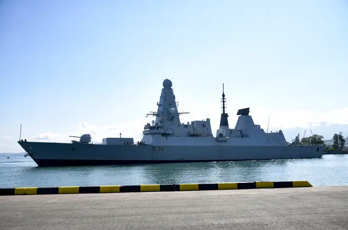 El secretario de Relaciones Exteriores británico advirtió de problemas con Rusia en el paso del HMS Defender por aguas de Crimea