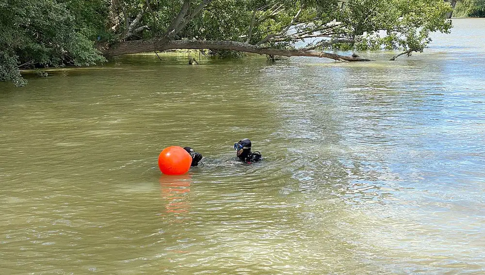 Servicios de emergencia buscan a un joven desaparecido en el río Pisuerga a su paso por Valladolid