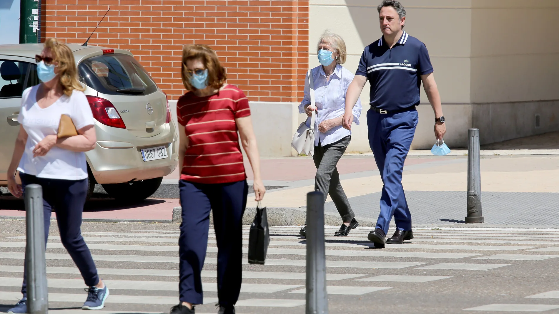 Segundo día del final del uso obligatorio de la mascarilla al aire libre siempre que se pueda guardar la distancia mínima de un metro y medio entre personas no convivientes