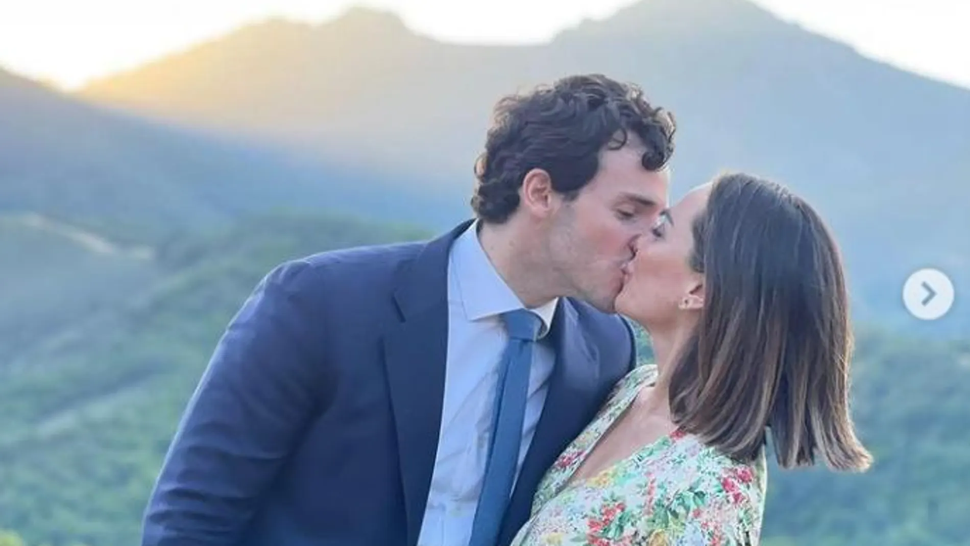 Tamara Falcó e Iñigo Onieva se funden en un apasionado beso