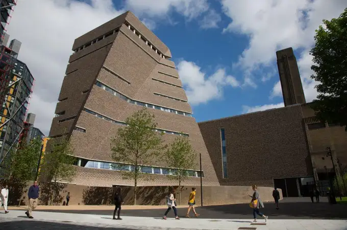 Tate Modern: la última institución en eliminar el desacreditado nombre de Sackler de sus paredes