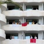 Jóvenes recluidos en un hotel de Mallorca