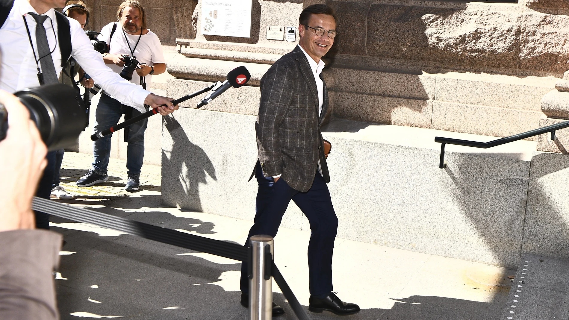 Ulf Kristersson, el líder de los conservadores suecos, a su llegada hoy al Parlamento