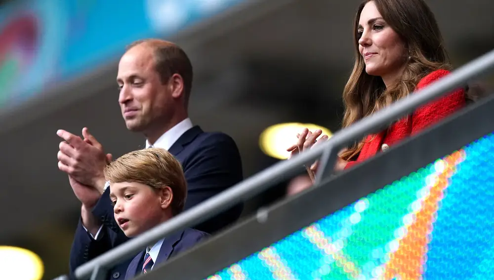 Los duques de Cambridge y el príncipe George en el estadio de Wembley.29/06/2021 ONLY FOR USE IN SPAIN
