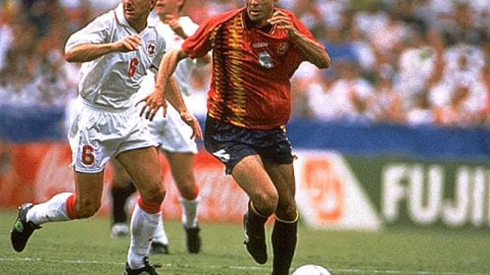 Fernando Hierro, en el partido de octavos ante Suiza del Mundial de 1994