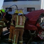 Grave accidente de trafico en Novelda entre el tren intercity de Barcelona y un vehículo en el paso a nivel