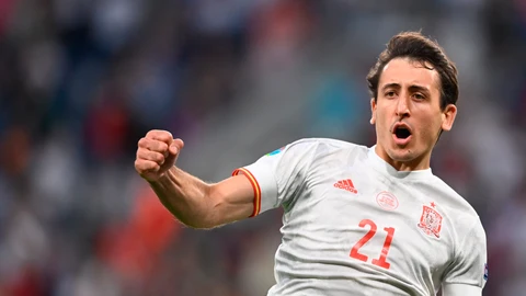 Mikel Oyarzabal celebra su gol