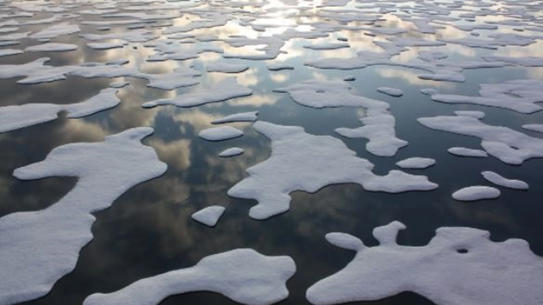 Derretimiento del hielo marino en el Océano Ártico.
