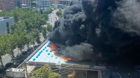 Incendio en un centro comercial en construcción de Mirasierra