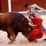 MADRID, 04/07/2021.- El diestro Emilio de Justo en su faena al tercero de su lote durante la "Corrida de la cultura"