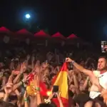 Captura del instante donde se quema la bandera española