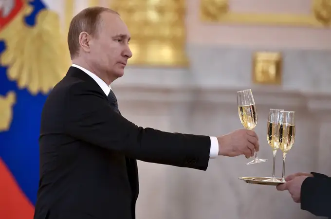 ¿Por qué ha estallado la “guerra del champán” entre Francia y Rusia”?
