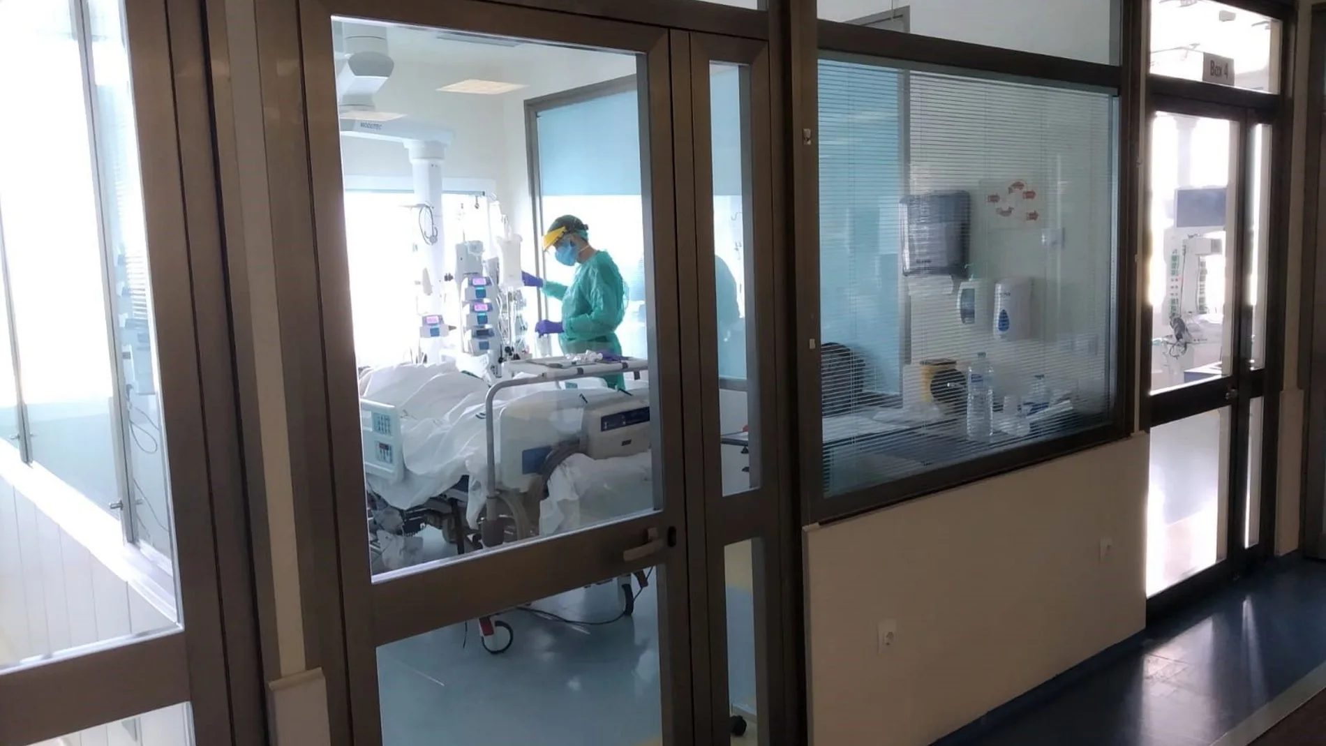 Actualmente hay 69 pacientes con covid en una unidad de cuidados intensivos en Andalucía