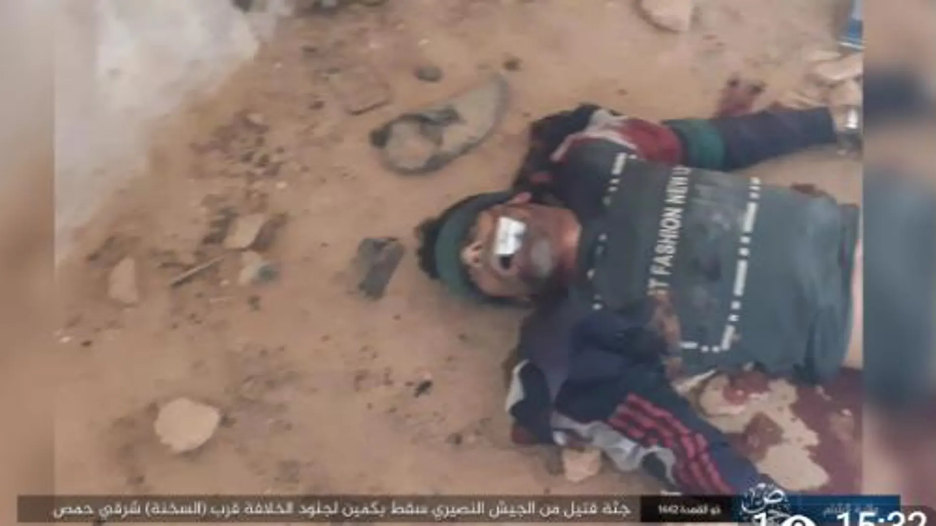 Imagen difundida por Daesh tras el asesinato del oficial sirio