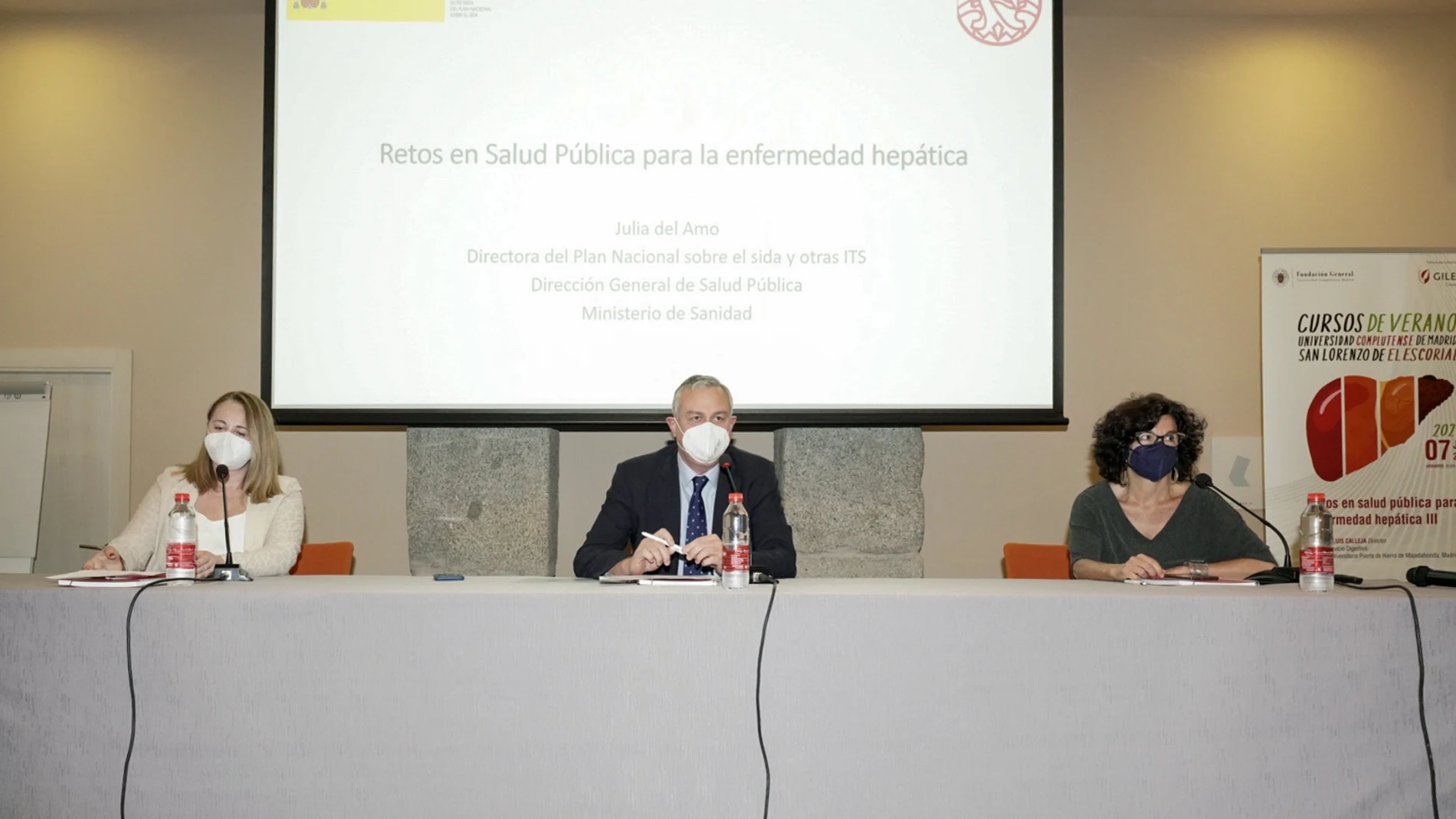 Victoria Ayala, José Luis Calleja y Julia del Amo en el curso de verano de la UCM «Retos en Salud Pública para la enfermedad hepática»