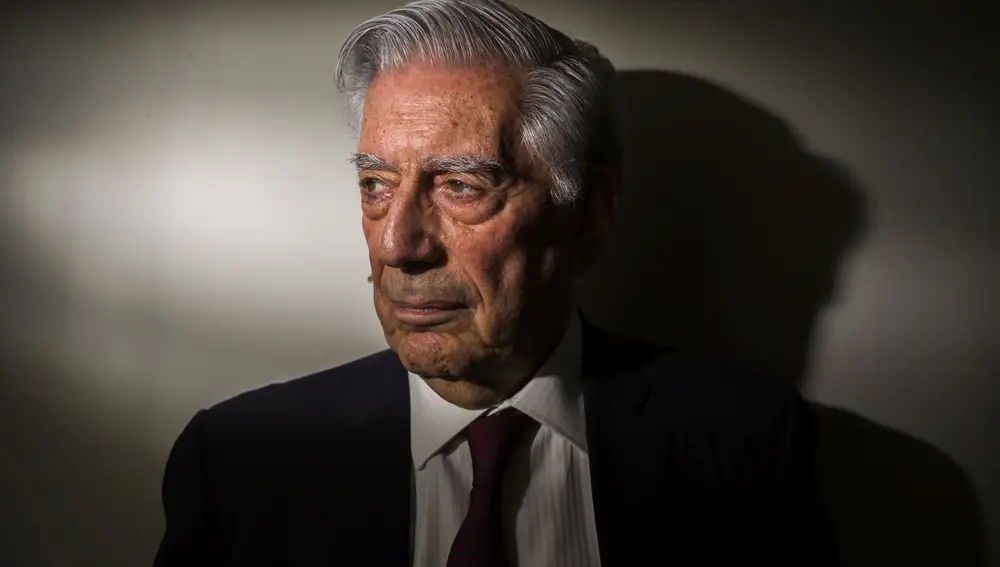 El escritor y Premio Nobel de Literatura, Mario Vargas Llosa